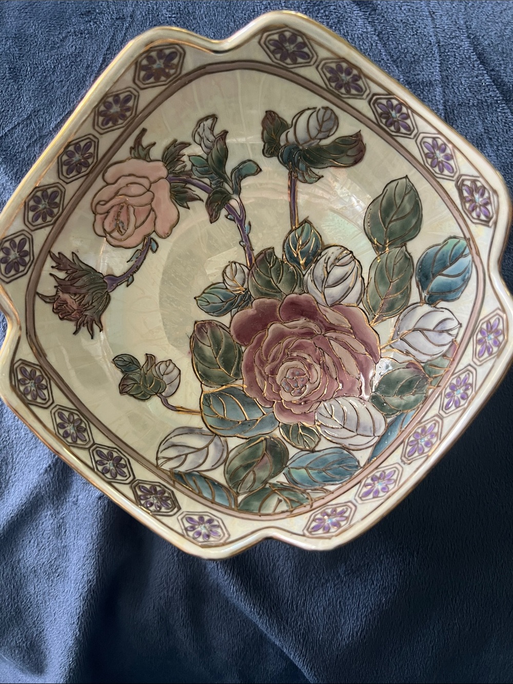 Hand-Painted Vintage Chinese Porcelain Rose Cachepot Display Bowl Scalloped